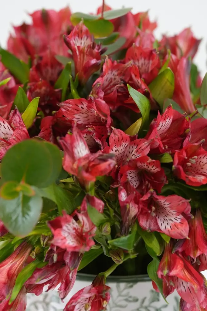 Floral Embrace - Porcelain Floral Vase Arrangement -3.webp