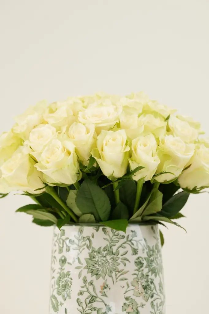 Ivory Elegance White Roses - Porcelain Floral Vase Arrangement -2.webp