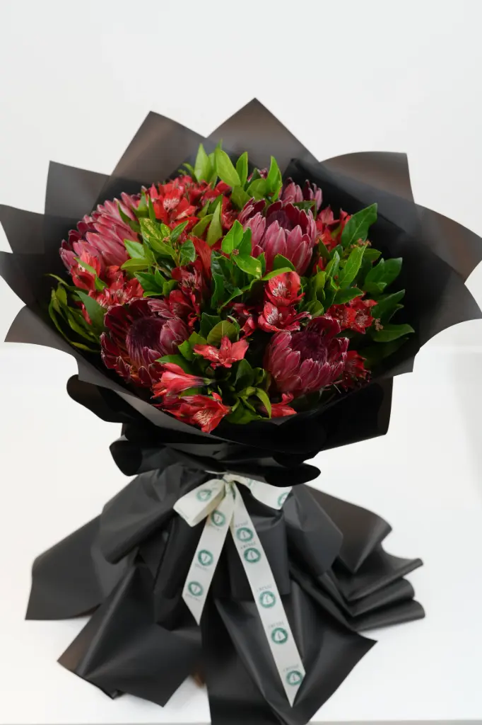 [BQ-MFB-024] Midnight Flames Bouquet