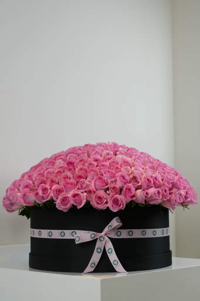 [BQ-LVERPROBB-017] La Vie en Rose - Pink Roses on Black Box