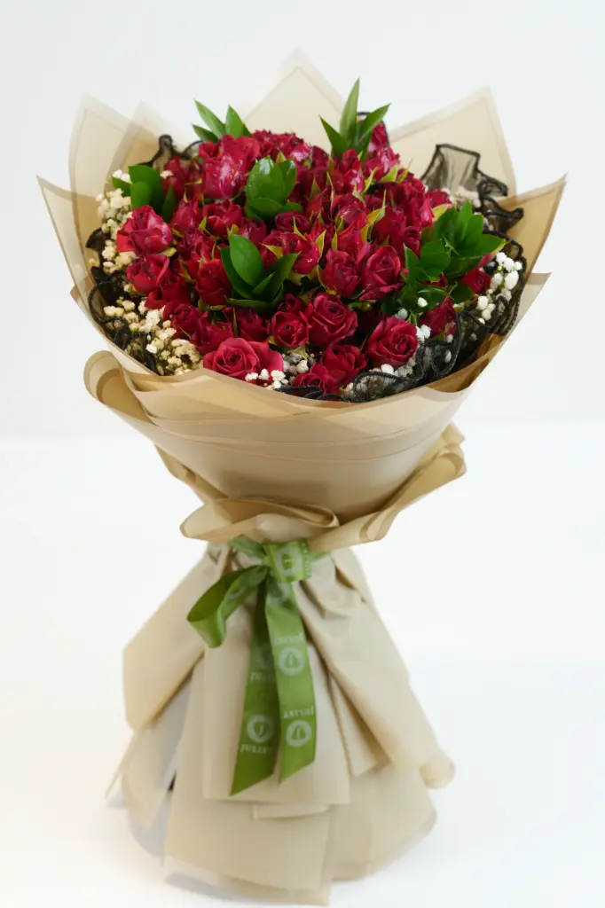 [BQ-VPRSRB-038] Velvet Passion – Red Spray Roses Bouquet